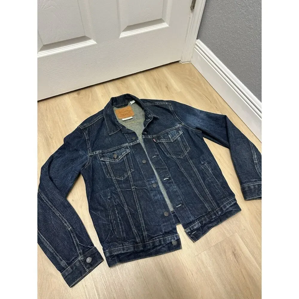 Levi's Denim Trucker Jacket Mens M Dark Wash Cotton Button Up Premium 40 Years